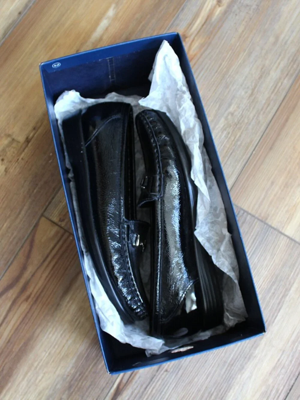 NEW SAS Woman's Black Patent Leather Loafers Shoes Size 7.5